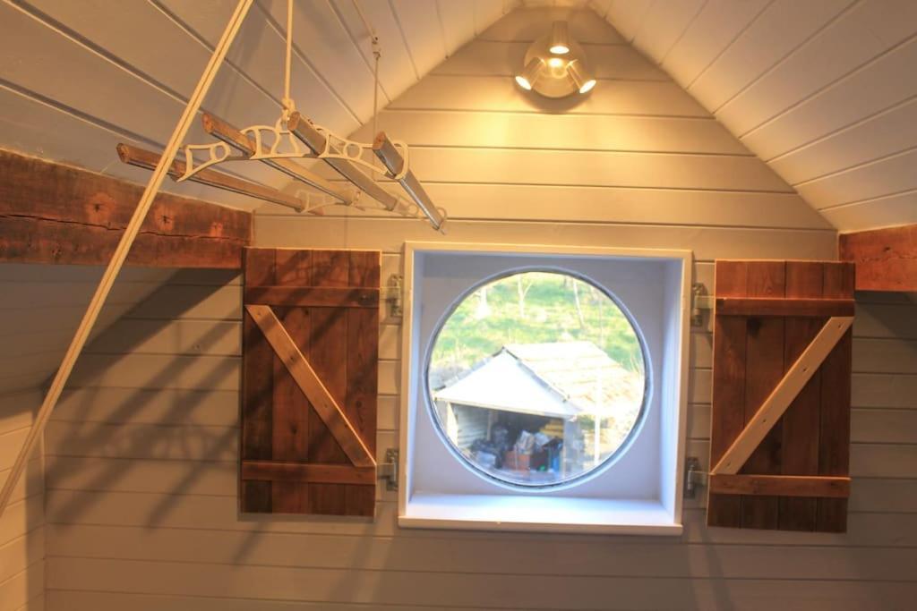 The Scullery - A Quirky Annex With Wood Fire Villa Huddersfield Ngoại thất bức ảnh